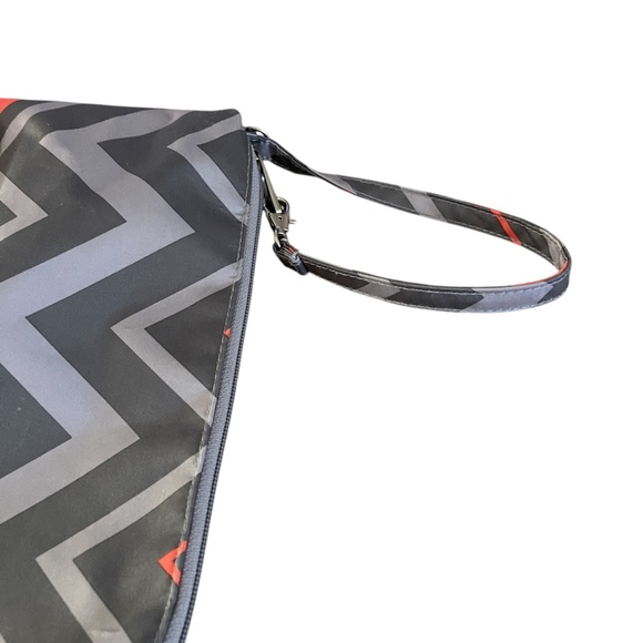 Ju Ju Be Be Quick Clutch Zippered Pouch Orange and Grey Chevron - Picture 4 of 6